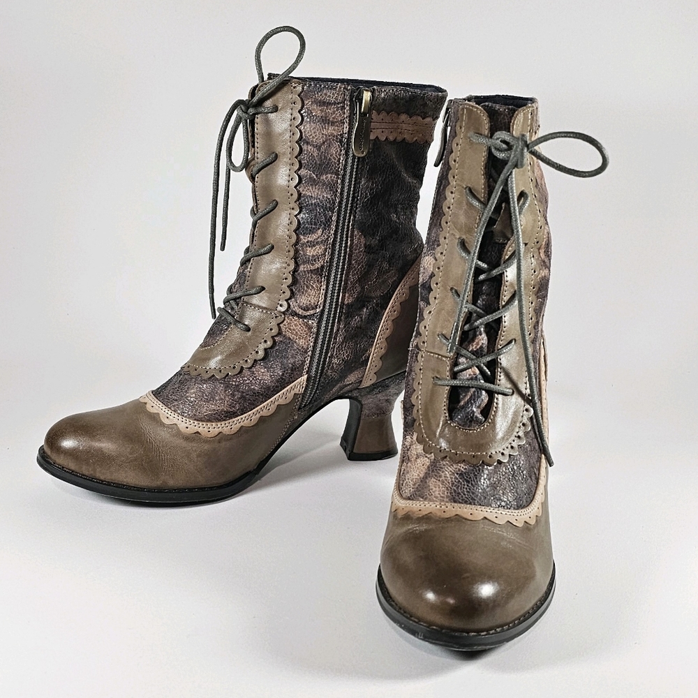 L'Artiste by Spring Step Women's BEWITCH-FLORAL Ankle Boot